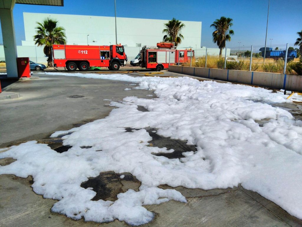 Imagen del Vertido de gasolina derramado en la gasolinera de Sermuco Cieza