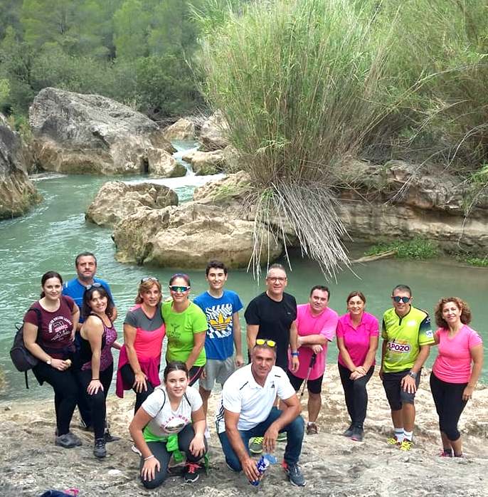 Vecinos de la Asociación de San José Obrero en el Cañón de Almadenes en Cieza.
