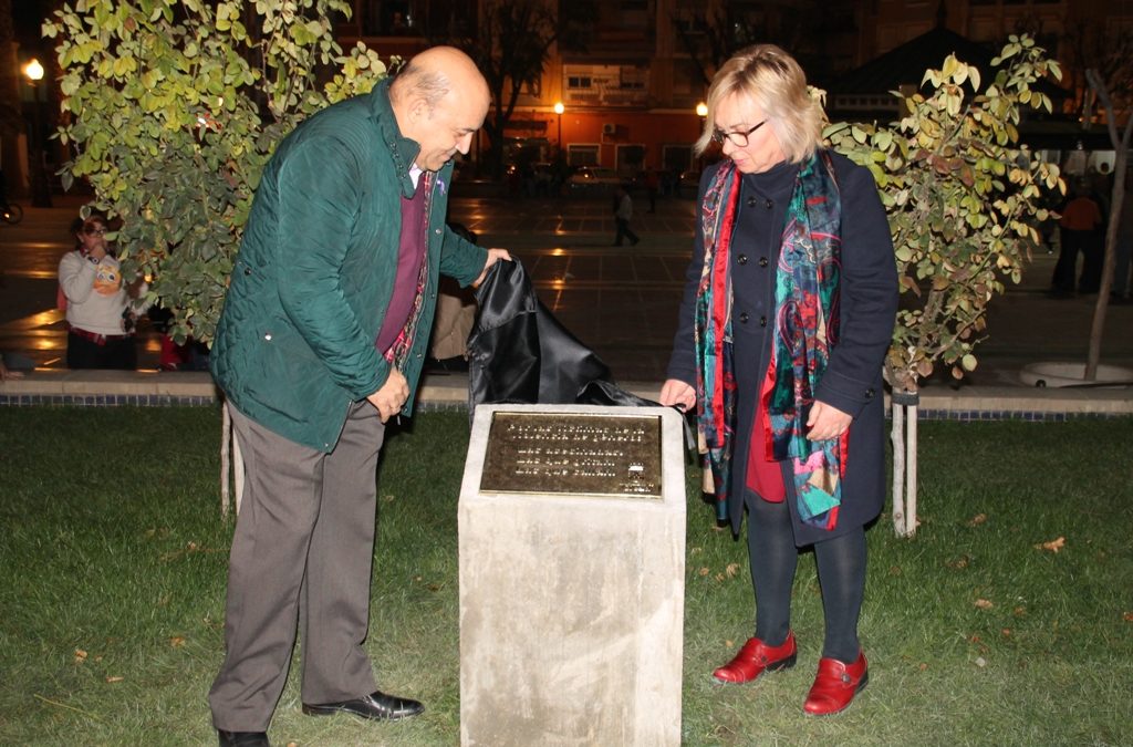 Una placa recordará en la Plaza de España a las víctimas de la violencia machista en Cieza