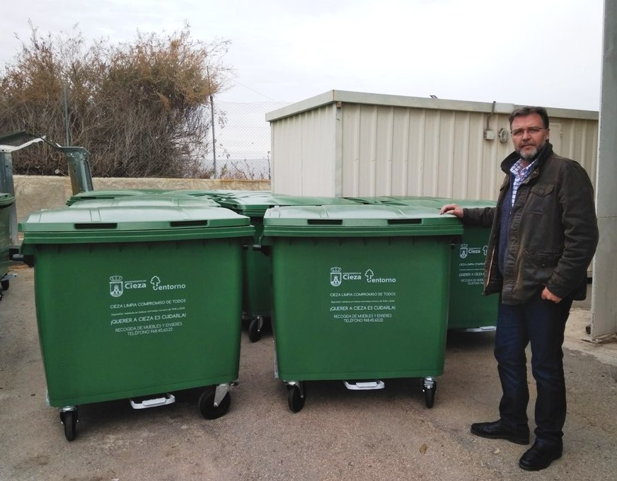 Presentación nuevos contenedores en Cieza.