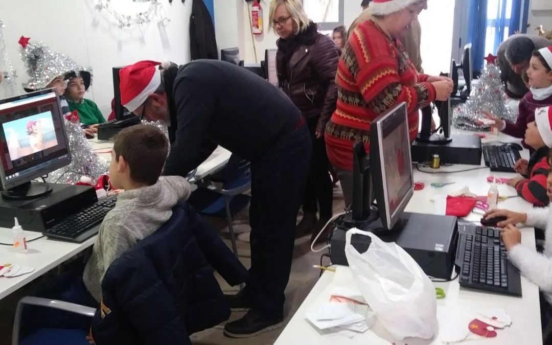 El Centro Municipal de Mayores ‘Las Morericas’ acoge el programa intergeneracional Navidalia