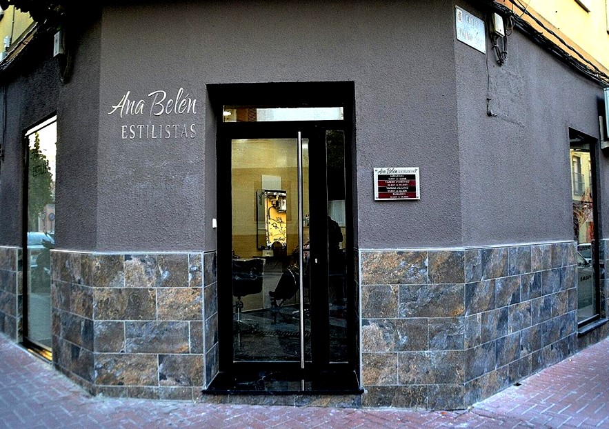 Fotografía de la fachada de Peluquería Ana Belén Estilistas en Cieza.