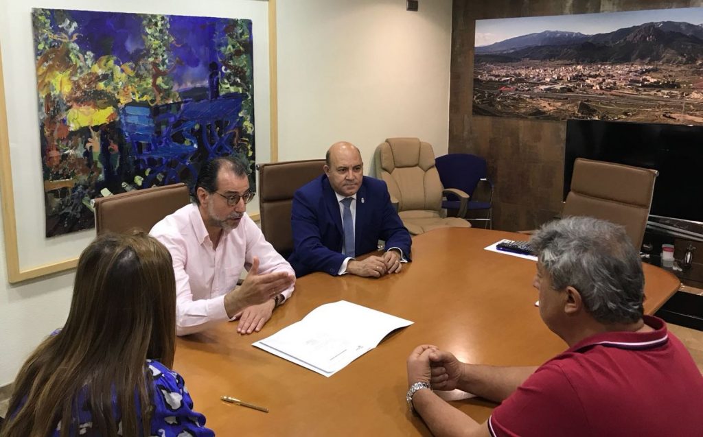 Foto de la reunión en Ecoventi, Ascoy, Cieza. Foto Ayto Cieza.