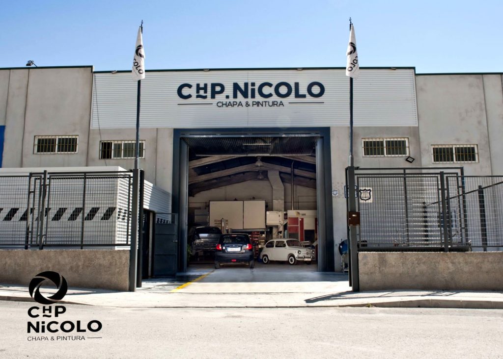 Foto de la fachada principal del Taller de Chapa y Pintura CHP Nicolo de Cieza.