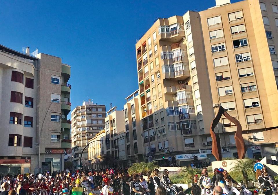 La Universidad Popular programa un taller de corte y confección de carnaval