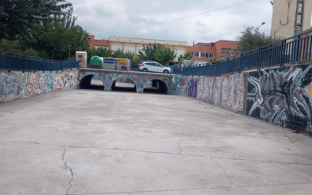 Acción intensiva del dispositivo de limpieza tras la jornada del arroz y conejo y ante la previsión de fuertes lluvias