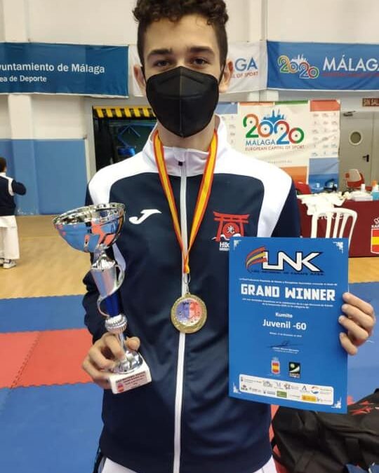 El karateca ciezano Ángel Turpin medalla de Oro en la categoría Kumite Juvenil