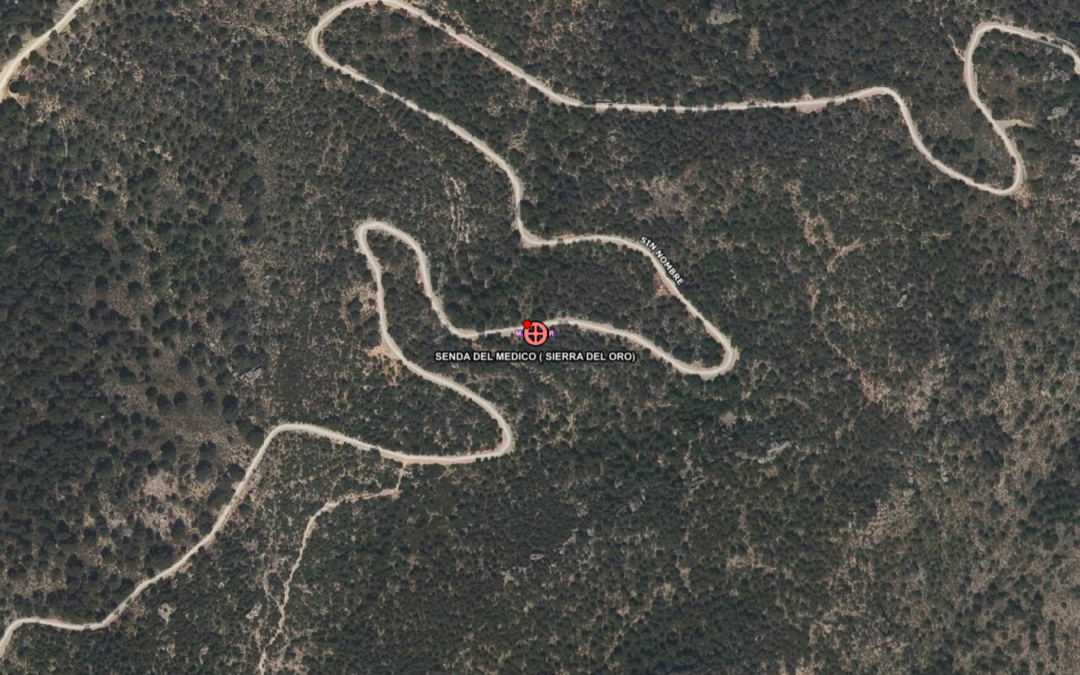 Servicios sanitarios atienden a una persona herida mientras practicaba senderismo