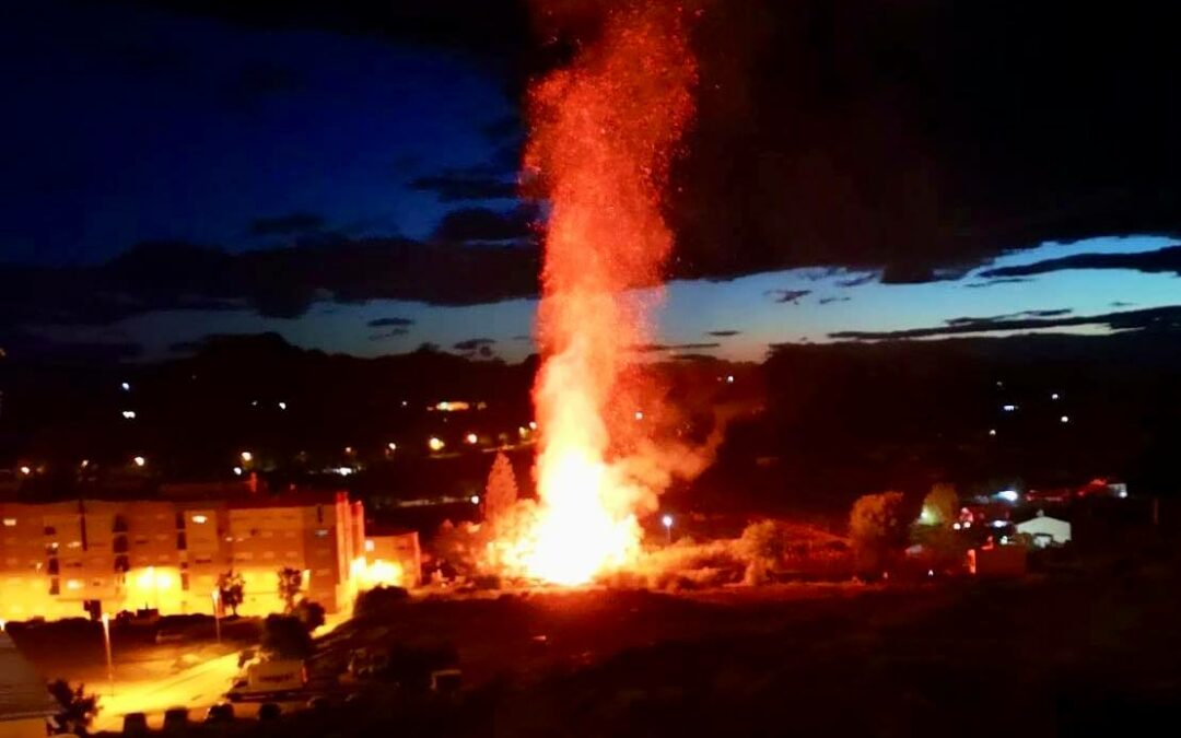 Bomberos extinguieron anoche un incendio de cañas y matorral