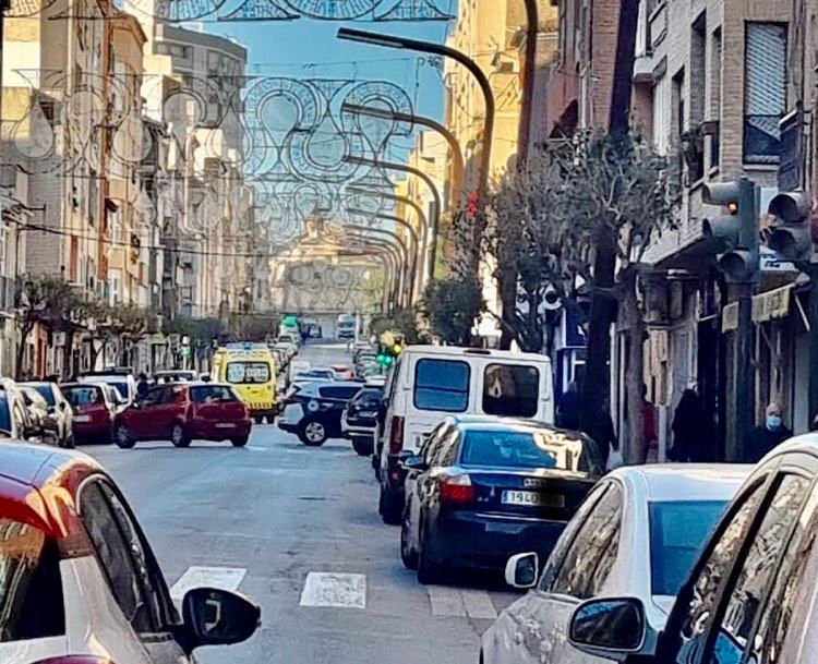 Herida grave una mujer al caer desde un cuarto piso