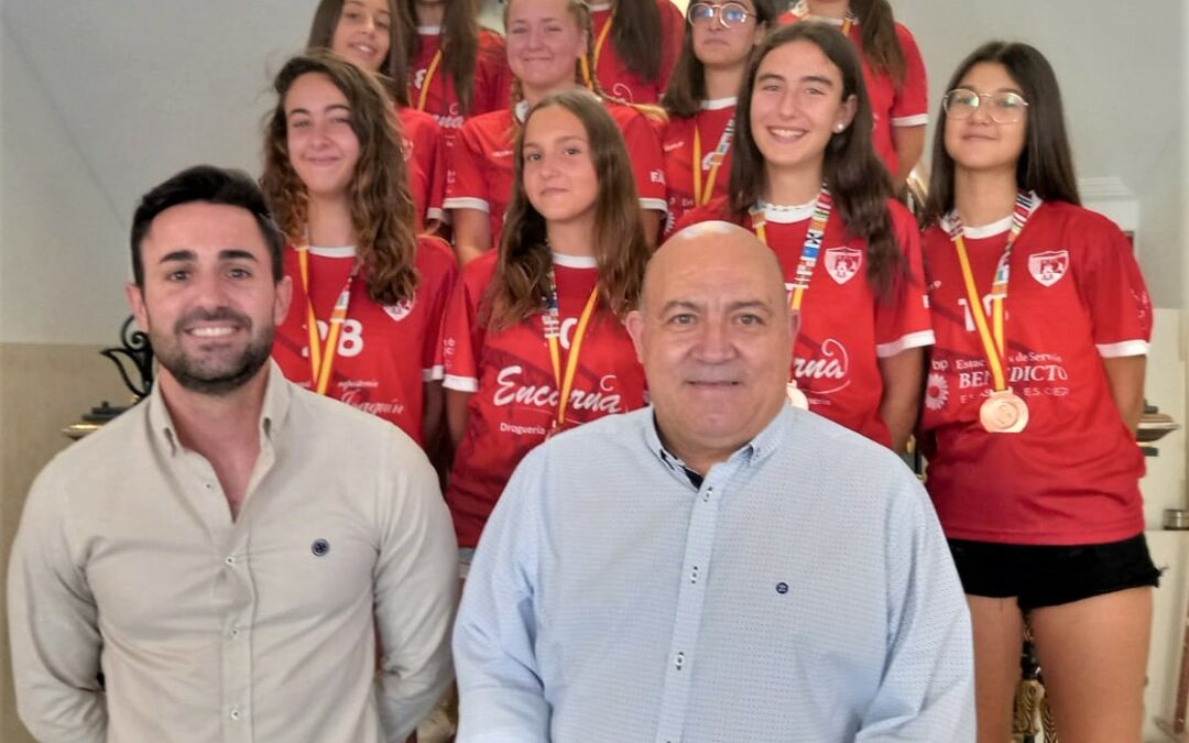 Recepción al Infantil Femenino de la Escuela Balonmano Cieza