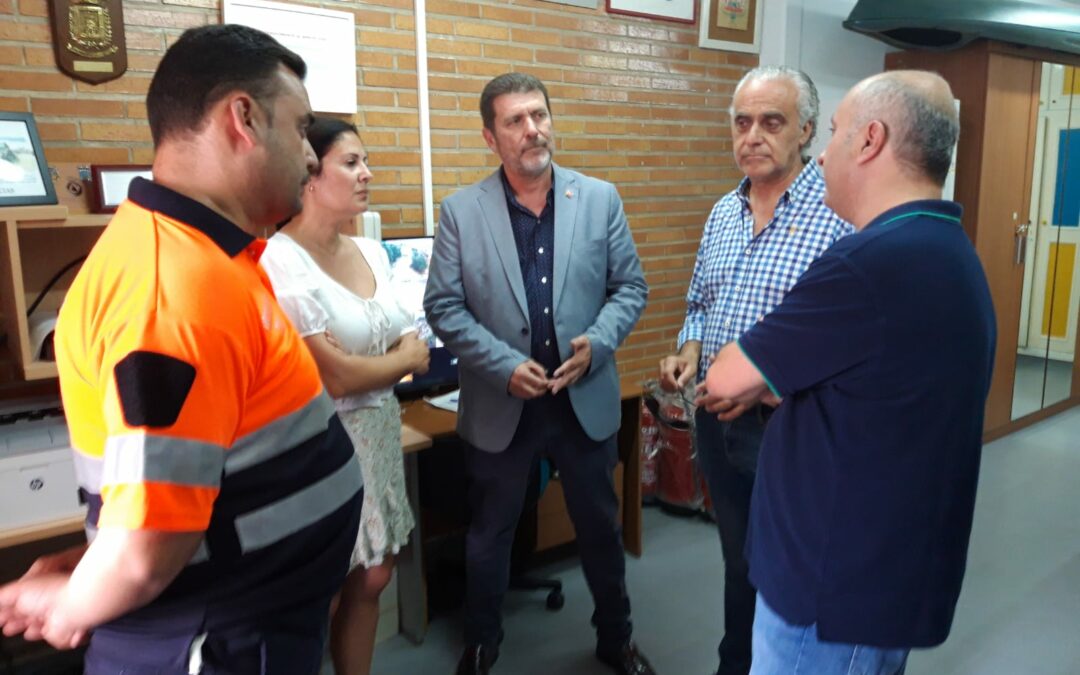 El director de Emergencias visita a los voluntarios de Protección Civil