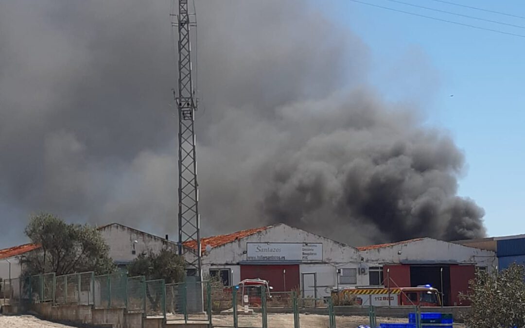 Pequeño incendio industrial en Cieza