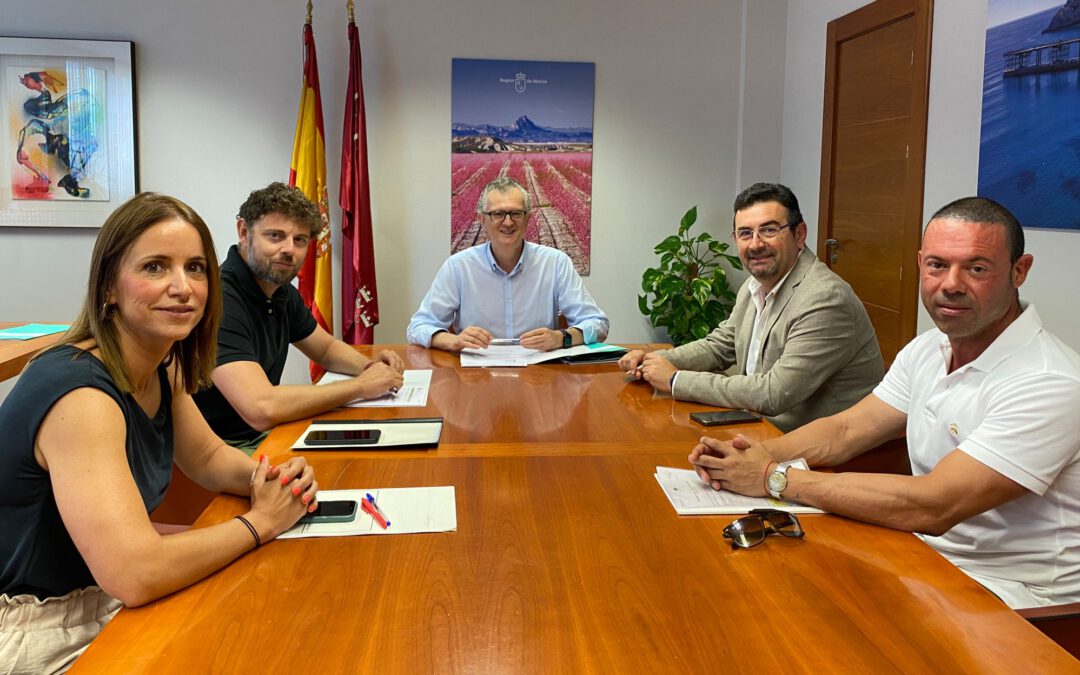 Plantean al consejero de Sanidad las principales demandas
