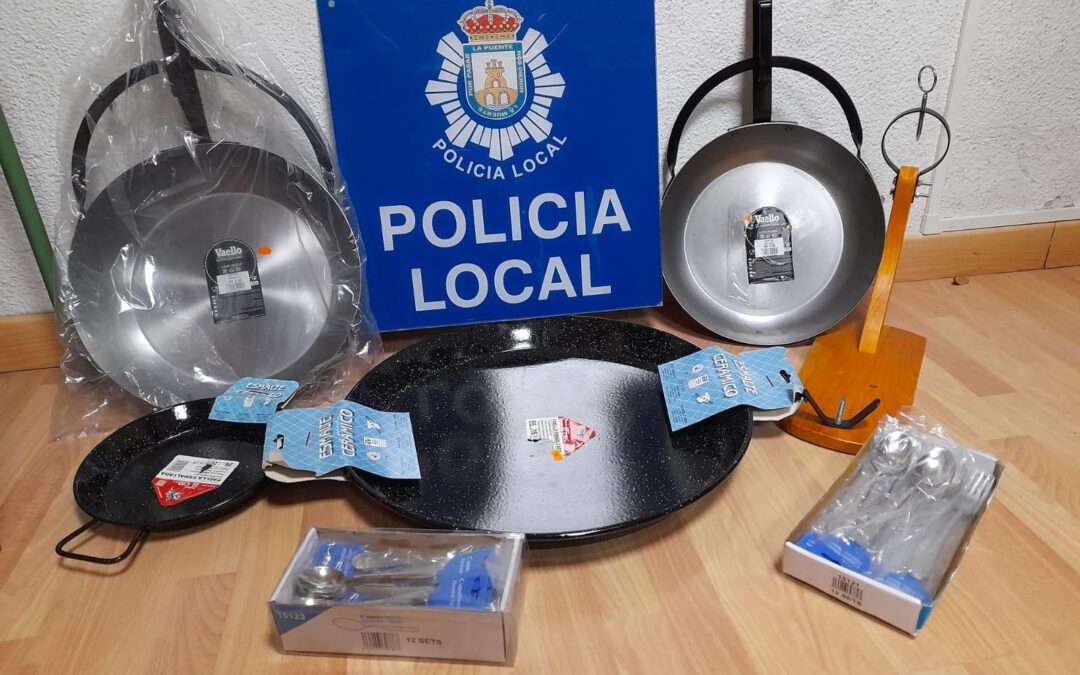 Roban en un puesto del Mercadillo de la Feria