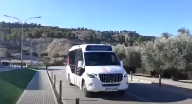 El autobús urbano contará con paradas en el Parque Comercial Los Olivos y Puente de Hierro