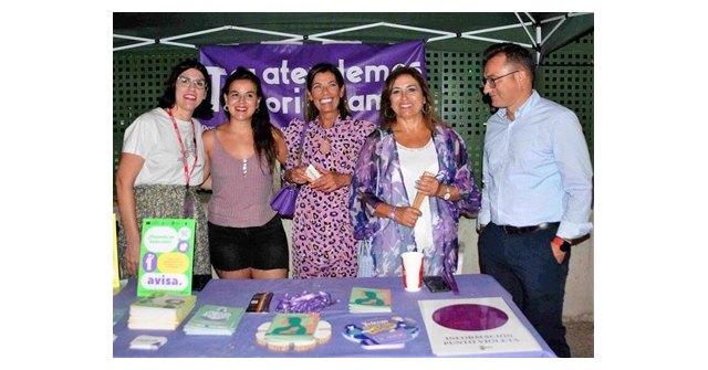 Mujer valora la actuación del punto violeta durante las fiestas