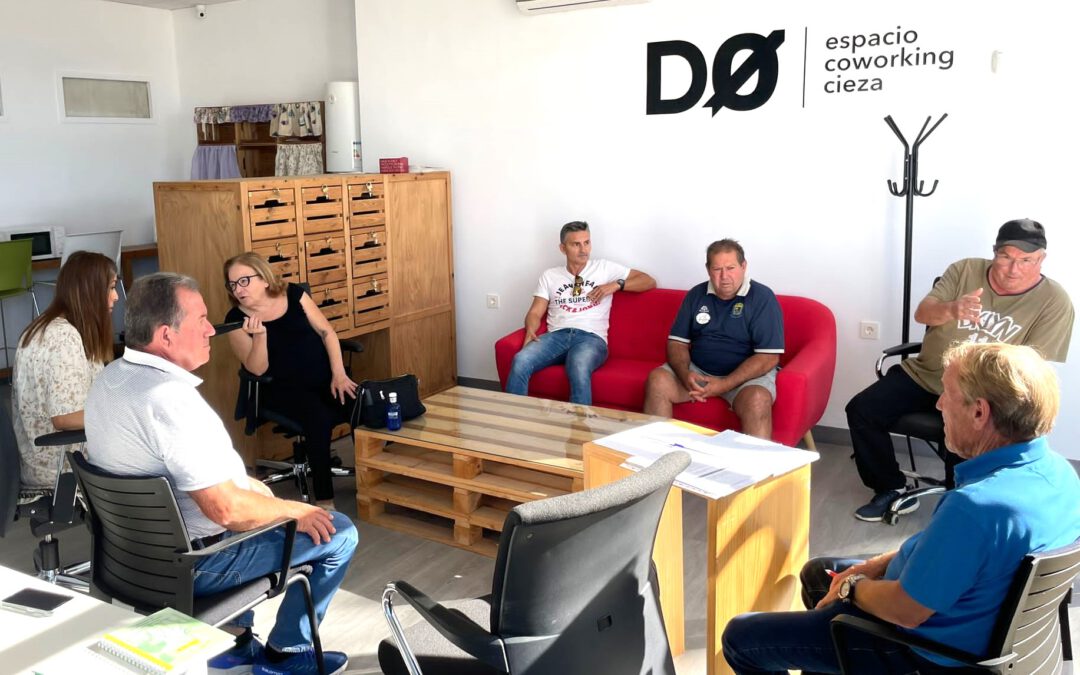 El concejal de Empleo planifica el trabajo de los consejos comarcales