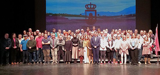 72 trabajadores del Ayuntamiento consolidan su puesto como funcionarios o personal laboral fijo