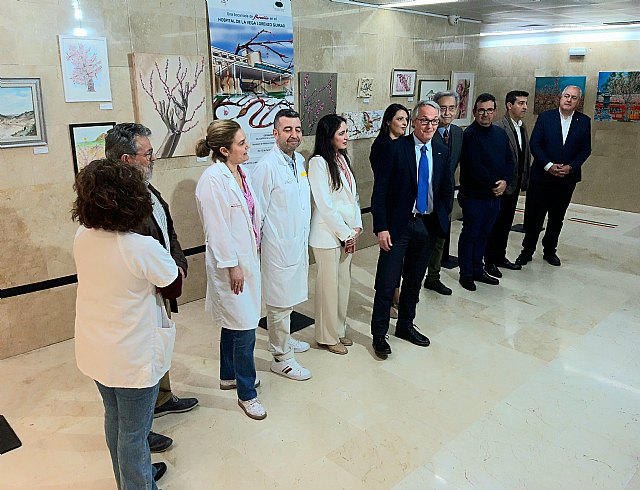 I Exposición de arte “Una bocanada de floración en el Hospital de la Vega Lorenzo Guirao”